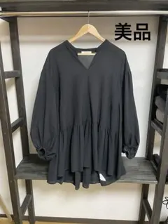 MICA & DEAL ブラック フレアブラウスのサムネイル