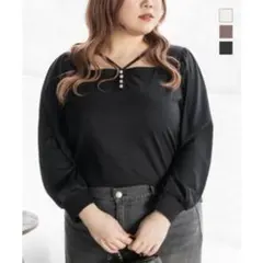 CLETTEオリジナル★パールボタンデコルテデザインプルオーバー　ブラック　3L