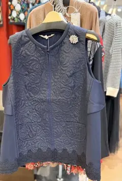 Super Beauty ネイビー フラワーエンボスベスト 42