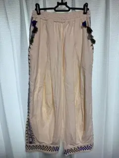 チャイハネ Amina カジュアルパンツ エスニック 刺繍 タッセルのサムネイル
