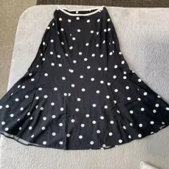 黒と白の水玉模様　フレアロングスカート