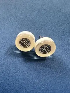 CHANEL ココマーク ピアス 片耳用 シルバーカラー - メルカリ