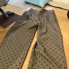 ドット柄 ベージュ ワイドパンツ