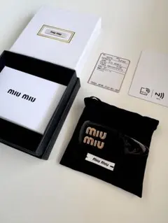 MIU MIU Patent Leather Hair Barretteのサムネイル