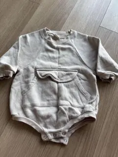 韓国子供服　Bebe Holic ベージュロンパース