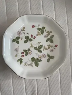 WEDGWOOD Wild Strawberry 八角形皿