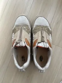 【Mens 26㎝】UGG フロントジップ スニーカー 厚底 ベージュのサムネイル