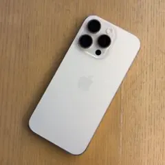 【極美品】香港版 iPhone 16 Pro 256GB ホワイトチタニウム iPhone 新品。未開封 16 Pro Max 256GB MYWH3J/A ホワイト