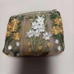 Francfranc ポーチ 花柄刺繍 ゴールドのサムネイル