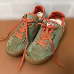 グリーン スニーカー