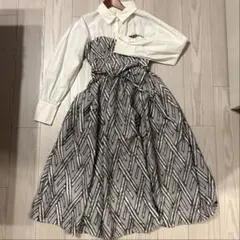 LILY BROWN シフォンドッキングバリエプリントワンピース - メルカリ