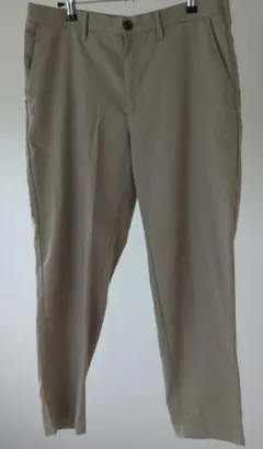 ベージュ チノパンツ ハーフ丈のサムネイル