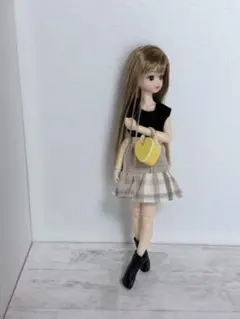 ２２センチドール服　ノースリーブトップス　ミニスカート　ハートバックのサムネイル