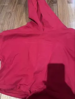 GUESS パーカー レッド Sサイズのサムネイル