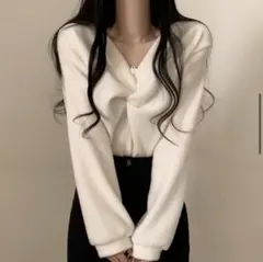 【セール中】起毛ツイストVネックTシャツ　アイボリーのサムネイル