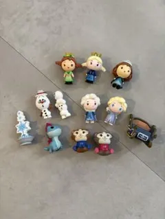 香港ディズニー　アナと雪の女王 フィギュアセット 12体