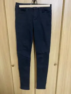 ユニクロ　黒 スキニー　パンツ デニム　６６センチ
