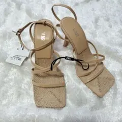 新品未使用タグ付きZARA ベージュ ストラップサンダル3824〜24.5cm