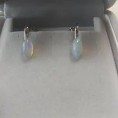 特価品　オパールのイヤリング マーキス形