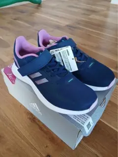 ピンク スニーカー