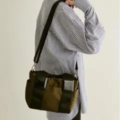 【美品】PAPILLONNER スクエア樹脂パーツトート　S 2way カーキ