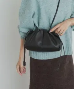 URBAN RESEARCH DOORS 2way巾着ショルダー ブラックのサムネイル