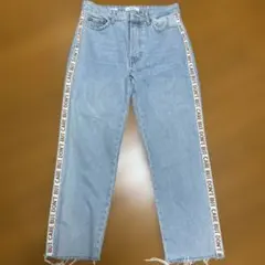 Bershka クロップドデニム ストレート　ジーンズのサムネイル