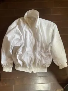 ホワイト刺繍ジャケット　セットアップ　ジャージ　ミズノ　運動　ランニング　ジム