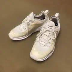 ナイキ　エアマックス アクシス　ホワイト24.5