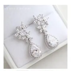 新品未開封・ステラブライダルイヤリング トゥインクルフラワー ドロップビジュー