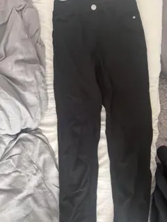 黒 スキニーパンツ サイズ140