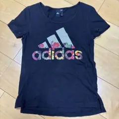adidas フラワープリント Tシャツ