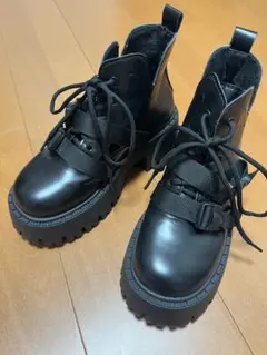 厚底 レースアップ ブーツ ブラック　ショートブーツのサムネイル
