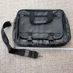 ビジネスバッグ ブラック 合成皮革　多機能　リクルート　新入社員