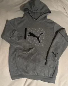 【PUMA】グレー　スウェットパーカー　150cm