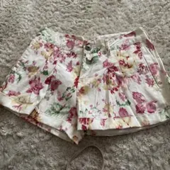 花柄ショートパンツ