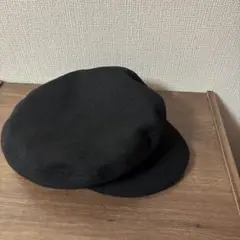 黒のキャスケット・ハンチング