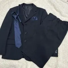 キッズ用　黒フォーマルスーツ ネクタイ付き120