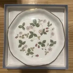 WEDGWOOD WILD STRAWBERRY 皿