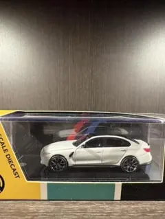 BMW M3 セダン　カスタムホイール付きのサムネイル