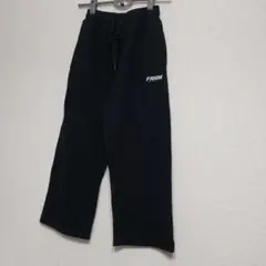 FRNM ロゴ入り 黒ロングパンツ