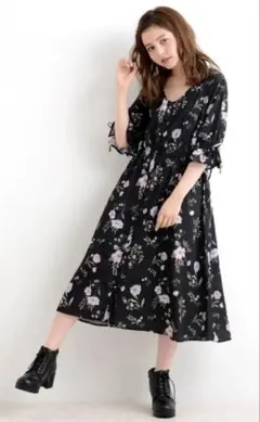 レディース　花柄 Vネック ワンピース ブラック　M