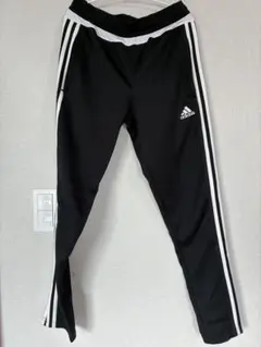 adidas ストライプ 黒 長ズボン 152