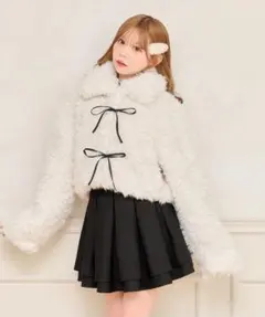 アプレジュール　リボンシャギーブルゾン　ホワイトボアショートコート