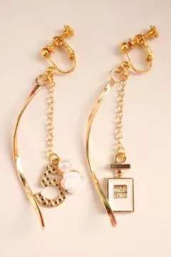 香水瓶 ゆらゆら ツイストひねり ロングおおぶりイヤリングシャネルストーン可