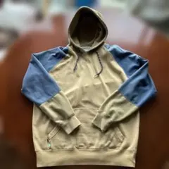 VISSLA（ヴィスラ）のベージュカラーのフード付きスウェットパーカー　Lサイズのサムネイル