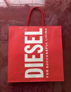 DIESEL 赤 ロゴ入り紙袋　ショッパーのサムネイル