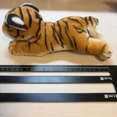 トラ ぬいぐるみ リアルな虎のぬいぐるみのサムネイル