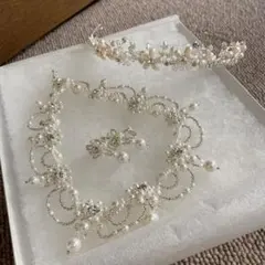 結婚式　ウェディング　アクセサリー3点セット(ティアラ・ネックレス・イヤリング)