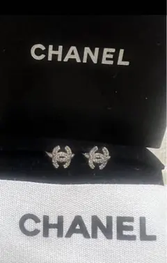CHANEL シャネル 海外ノベルティピアスシルバーCCロゴ ジルコニア